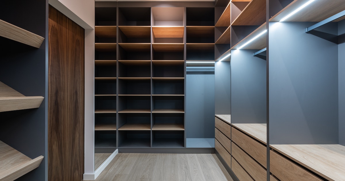 5 Benefits of Having a Custom Walk-In Closet